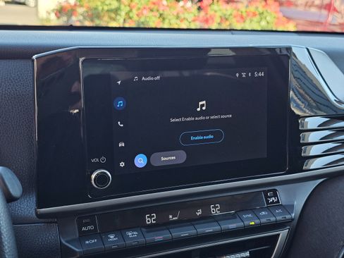 Used 2025 Toyota Camry LE image 31