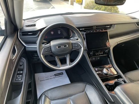 Certified 2023 Jeep Grand Cherokee Limited w/ Trailer Tow Prep Group (B) image 20