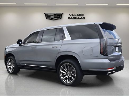 Certified 2026 Cadillac Escalade Luxury w/ LPO, Radiant Package AWD/4WD image 3