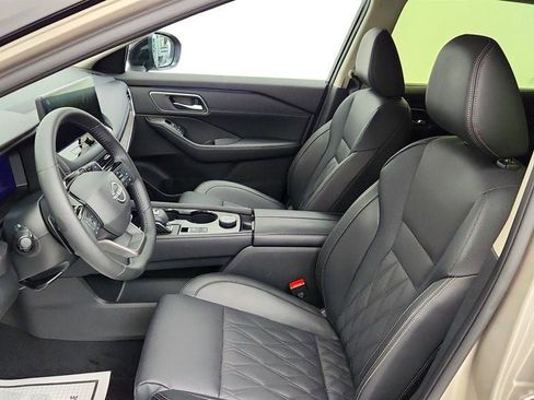 Used 2025 Nissan Rogue Platinum w/ Platinum Premium Package AWD/4WD image 21