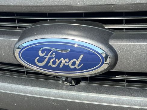Used 2016 Ford F150 Lariat w/ Equipment Group 502A Luxury AWD/4WD image 13