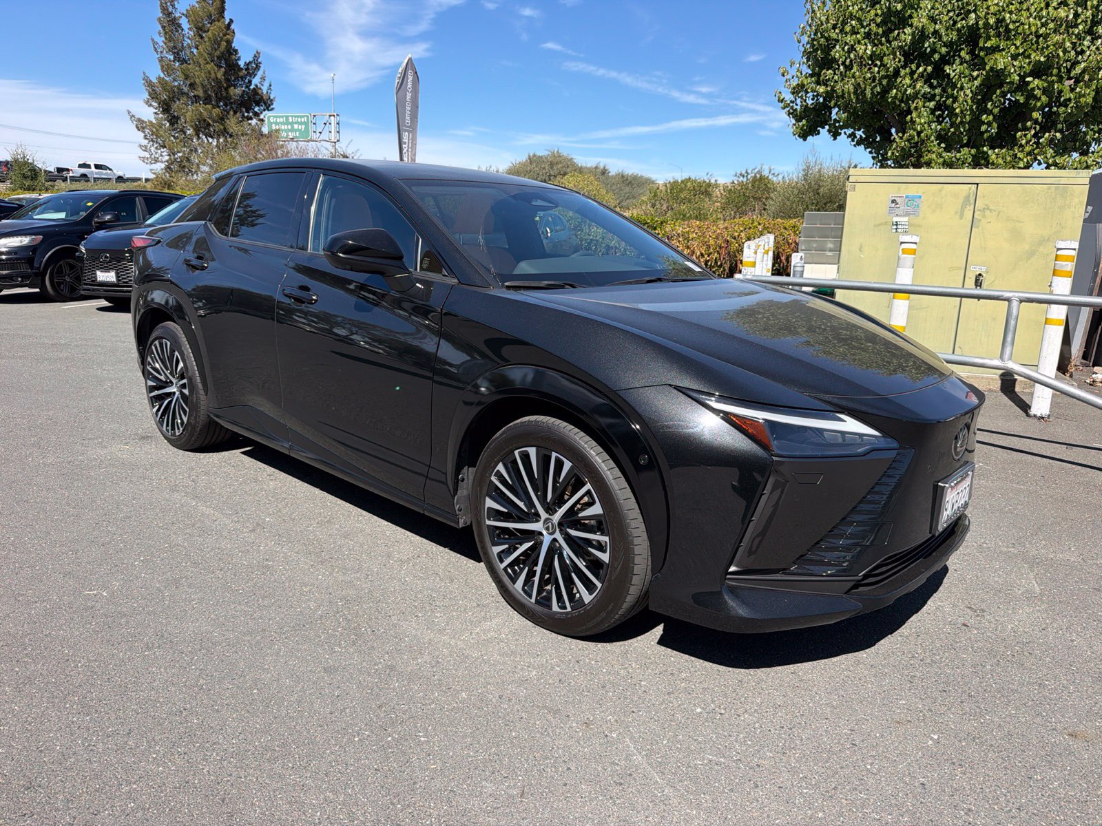 Used 2023 Lexus RZ 450e Premium w/ Cold Area Package AWD/4WD image 4