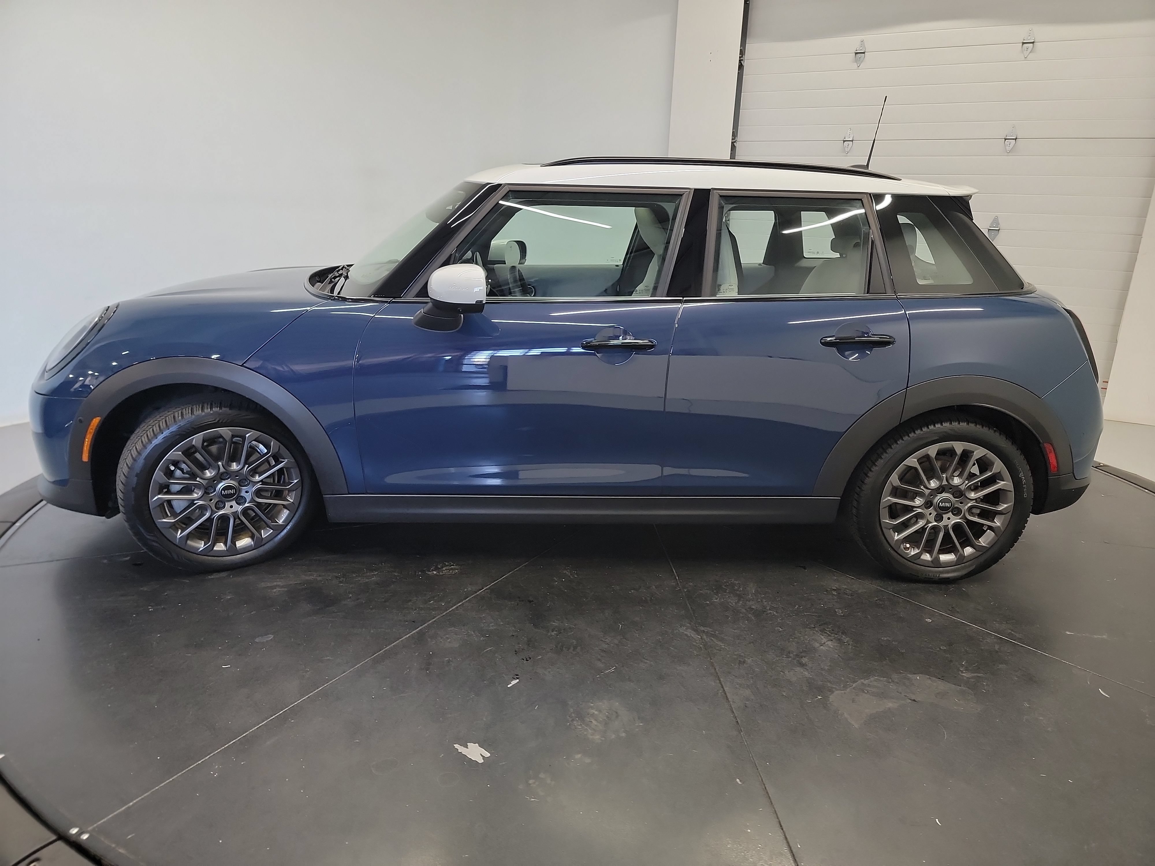 Used 2025 MINI Cooper S FWD image 4