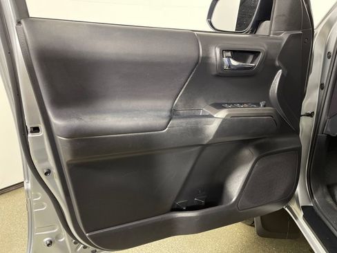 Certified 2023 Toyota Tacoma TRD Off-Road image 17