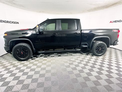 Used 2024 Chevrolet Silverado 2500 LT w/ Midnight Edition image 6