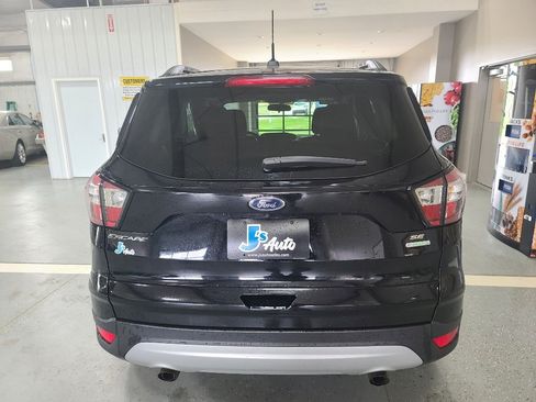 Used 2018 Ford Escape SE FWD image 6