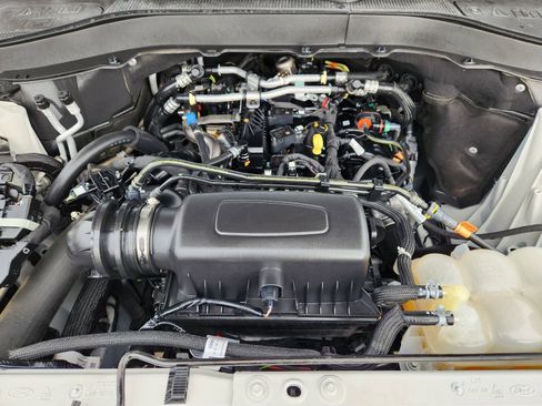 Used 2023 Ford Explorer XLT w/ Equipment Group 202A image 34