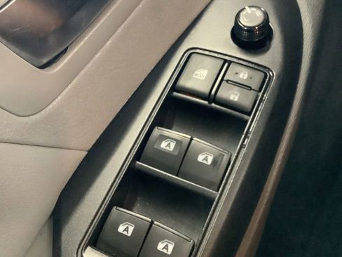 Used 2019 Toyota Sienna LE FWD image 23