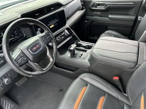 Used 2024 GMC Sierra 1500 AT4 w/ Technology Package AWD/4WD image 10
