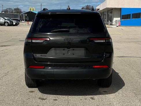 Used 2022 Jeep Grand Cherokee L Limited w/ Black Appearance Package image 20