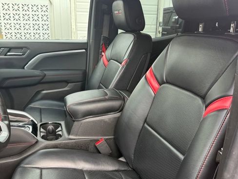Used 2023 Chevrolet Colorado Z71 w/ Z71 Convenience Package 2 AWD/4WD image 18