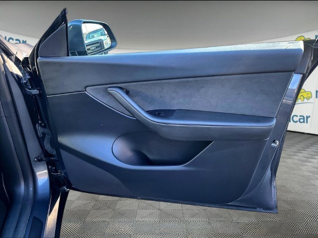 Used 2022 Tesla Model Y Long Range AWD/4WD image 20