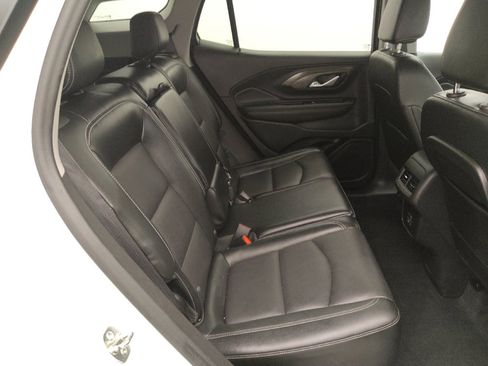 Used 2024 GMC Terrain SLT w/ LPO, Floor Liner Package image 19