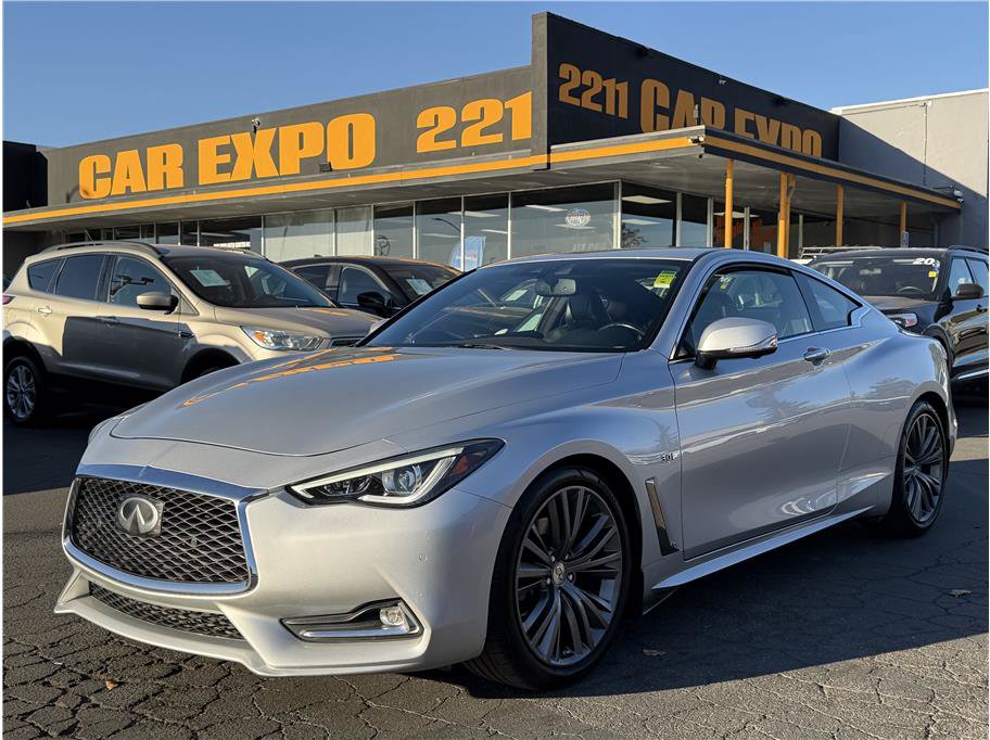 Used 2017 INFINITI Q60 3.0t w/ Premium Plus Package 3.0T RWD image 38