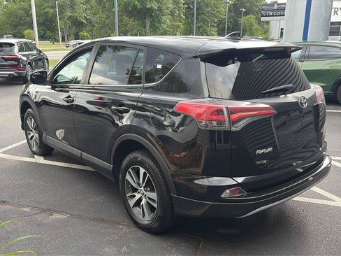 Used 2018 Toyota RAV4 XLE FWD image 3