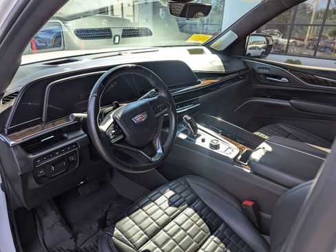 Used 2022 Cadillac Escalade ESV Sport Platinum AWD/4WD image 13