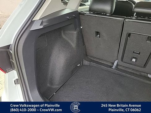 Used 2022 Volkswagen Taos SE w/ Driver Assistance Package image 52