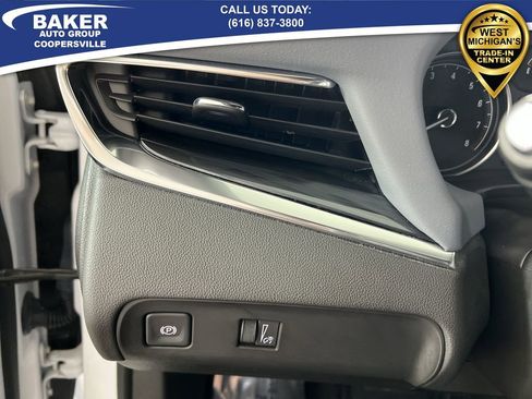 Used 2023 Buick Enclave Essence image 18