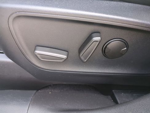 Used 2024 Ford Escape SE image 17