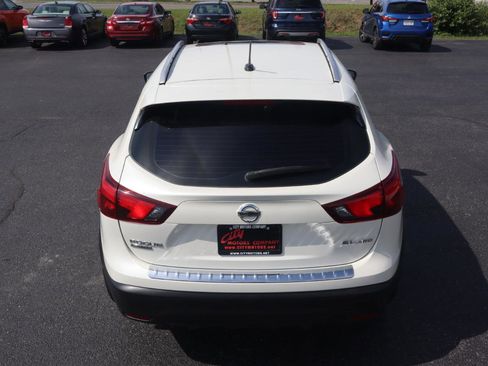 Used 2018 Nissan Rogue Sport SL w/ SL Premium Package AWD/4WD image 7