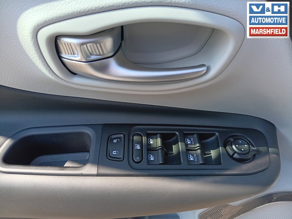 Used 2022 Jeep Renegade Latitude w/ Convenience Group AWD/4WD image 22