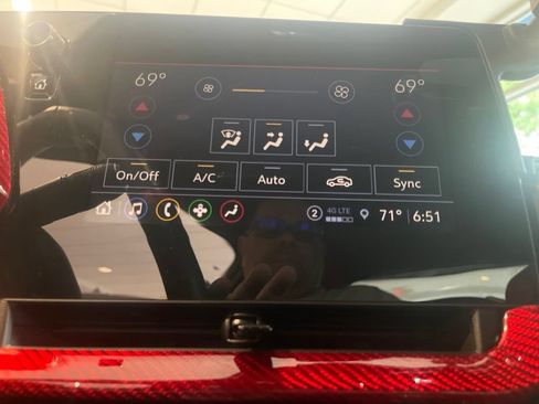 Used 2022 Chevrolet Corvette Stingray Coupe w/ Z51 Performance Package RWD image 49