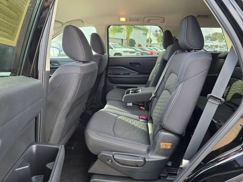 Used 2025 Nissan Pathfinder SV FWD image 19