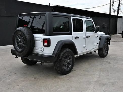 Used 2024 Jeep Wrangler Unlimited Sport AWD/4WD image 3