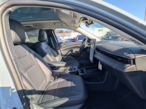 New 2026 Ford Mustang Mach-E Premium image 7