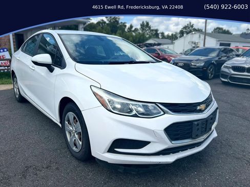 Used 2017 Chevrolet Cruze LS FWD image 7