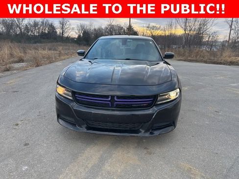 Used 2016 Dodge Charger SE image 9
