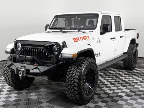 Used 2020 Jeep Gladiator Overland image 2