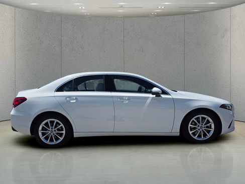 Used 2021 Mercedes-Benz A 220 image 2