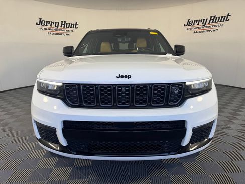 Used 2023 Jeep Grand Cherokee L Summit AWD/4WD image 5