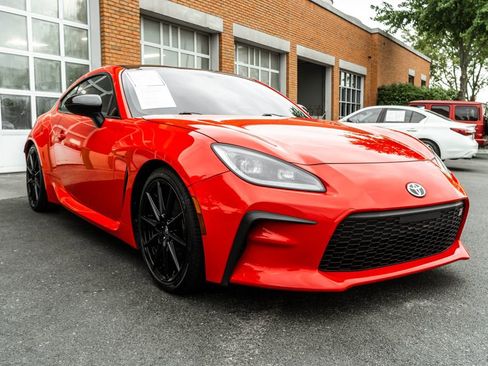 Used 2023 Toyota GR86 Premium RWD image 5