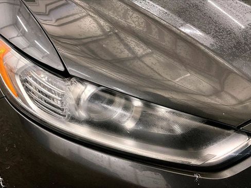 Used 2016 Ford Fusion SE image 27