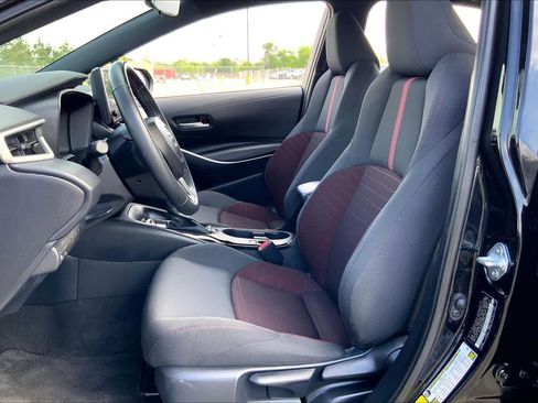 Used 2025 Toyota Corolla SE image 9