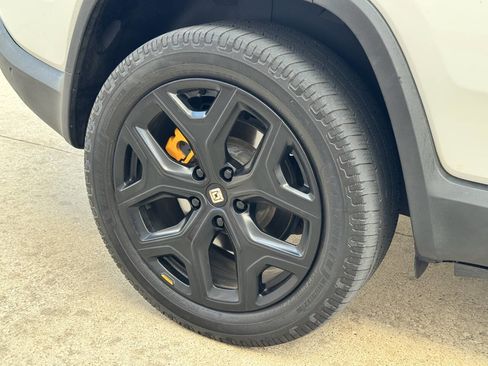 Used 2022 Rivian R1S Launch Edition image 45