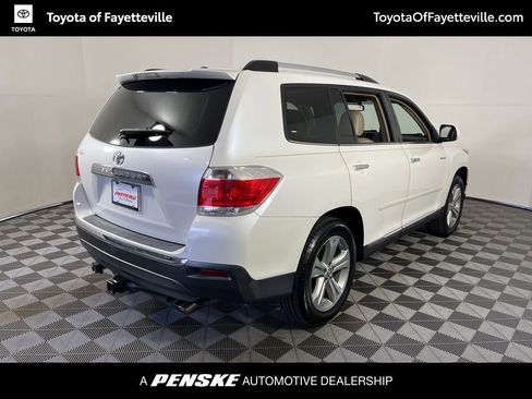 Used 2012 Toyota Highlander Limited w/ Tow Pkg image 5
