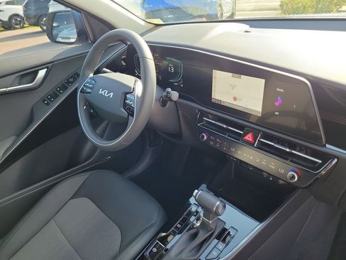 New 2026 Kia Niro EX w/ EX Premium Package FWD image 8
