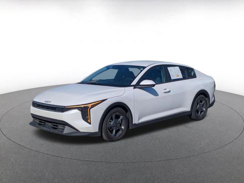 Used 2025 Kia K4 FWD image 3