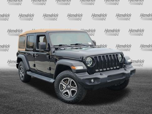Used 2020 Jeep Wrangler Unlimited Sport AWD/4WD image 2