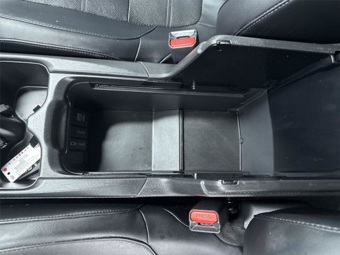 Used 2019 Honda CR-V Touring image 18