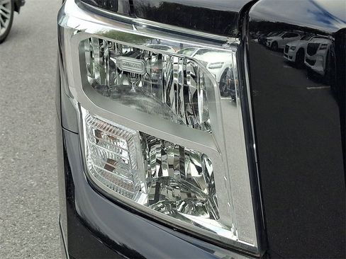 Used 2023 Nissan Titan SV w/ Accessory Utility Package image 12