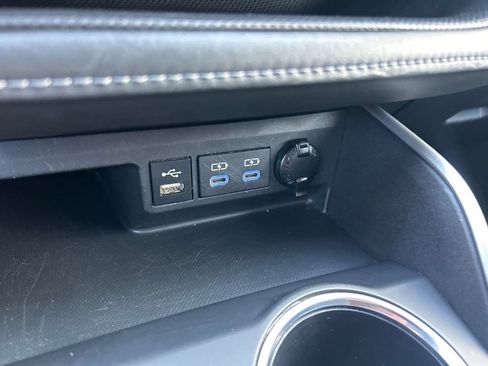 Used 2022 Toyota Highlander LE image 15