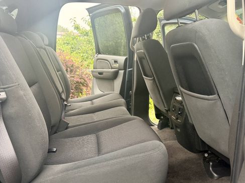 Used 2009 Chevrolet Avalanche LS AWD/4WD image 16