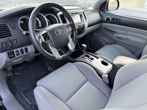 Used 2013 Toyota Tacoma PreRunner image 10