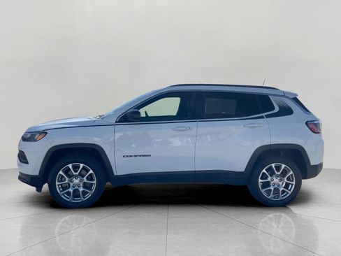 Used 2023 Jeep Compass Latitude w/ Mopar Graphics Package AWD/4WD image 34