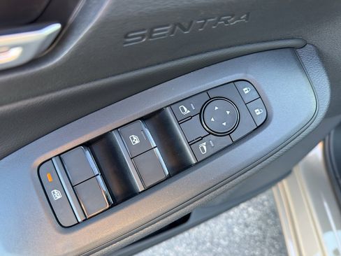 New 2026 Nissan Sentra SV w/ SV Convenience Package FWD image 11