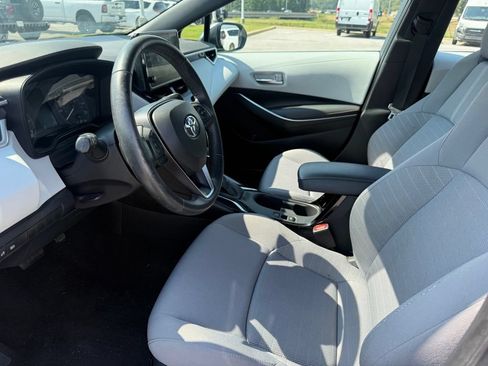 Used 2023 Toyota Corolla SE FWD image 4